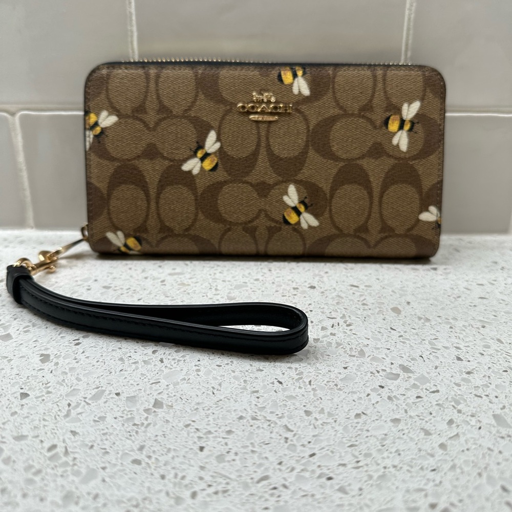 Coach Bee Zip Wallet